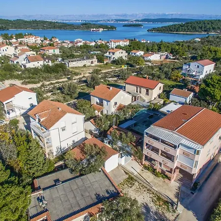 Apartamento Nice In With House Sea View Ždrelac