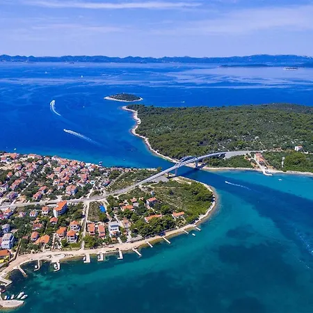 Nice In With House Sea View Ždrelac