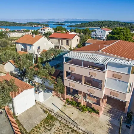 Nice In With House Sea View * Ždrelac